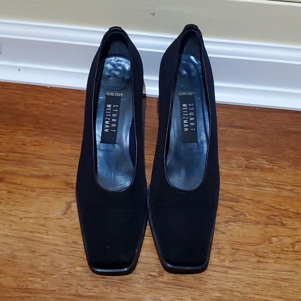 Classic Stuart Weitzman Black heels